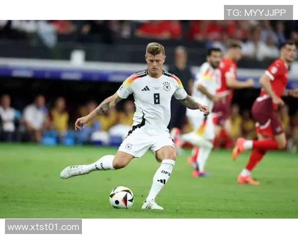 德国足球明星排名榜单分析及球员表现综合评估 德国足球明星排名榜单分析及球员表现综合评估